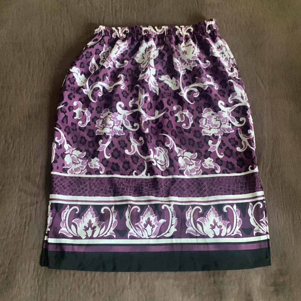 Graver Studio skirt very cool silk color